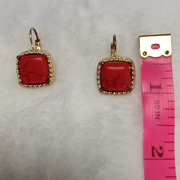 344. MONET SIGNED RED EARRINGS GOLD TONE - Picture 4 of 4
